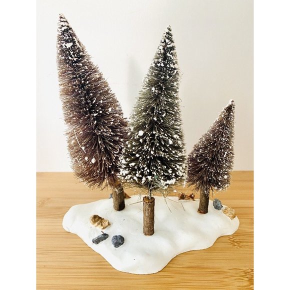 Dickens Christmas Collectibles Sisal Tree Display Of 3 Trees - Picture 2 of 3